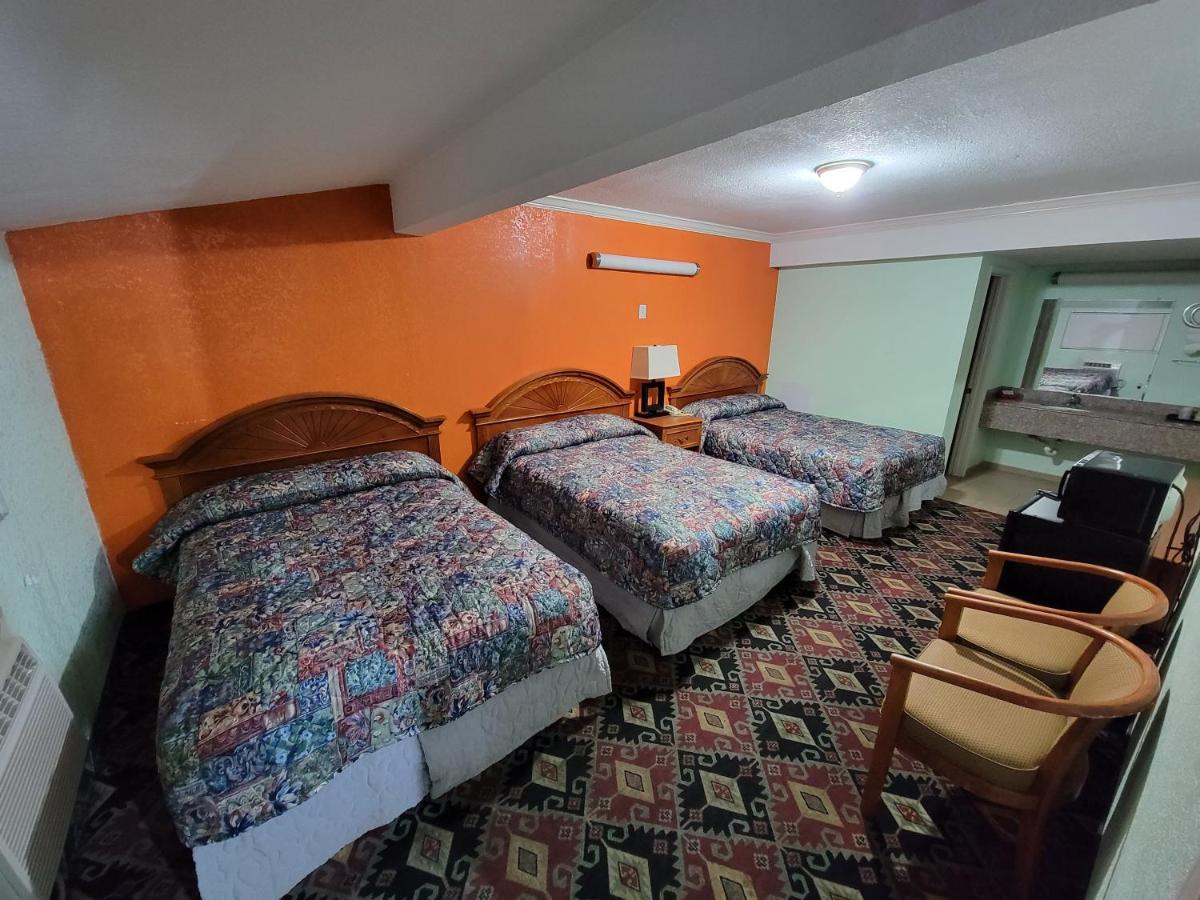 Eddy'S Motel Pleasanton Exterior foto
